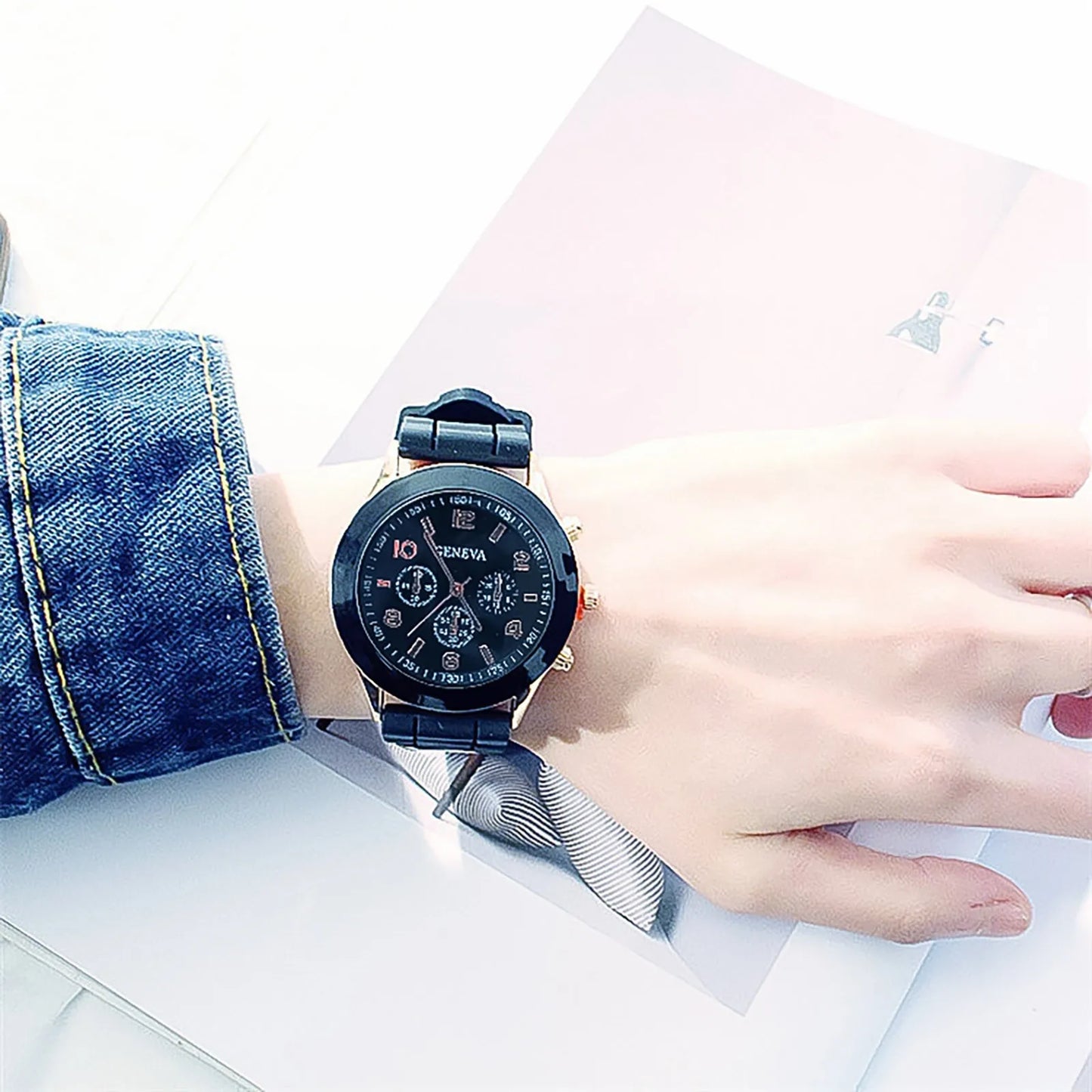 Men'S And Women'S Waterproof Watches Quartz Wristwatch  Circular Arabic Numeral Dial Silicone Strap Wristwatch Decorations Gift